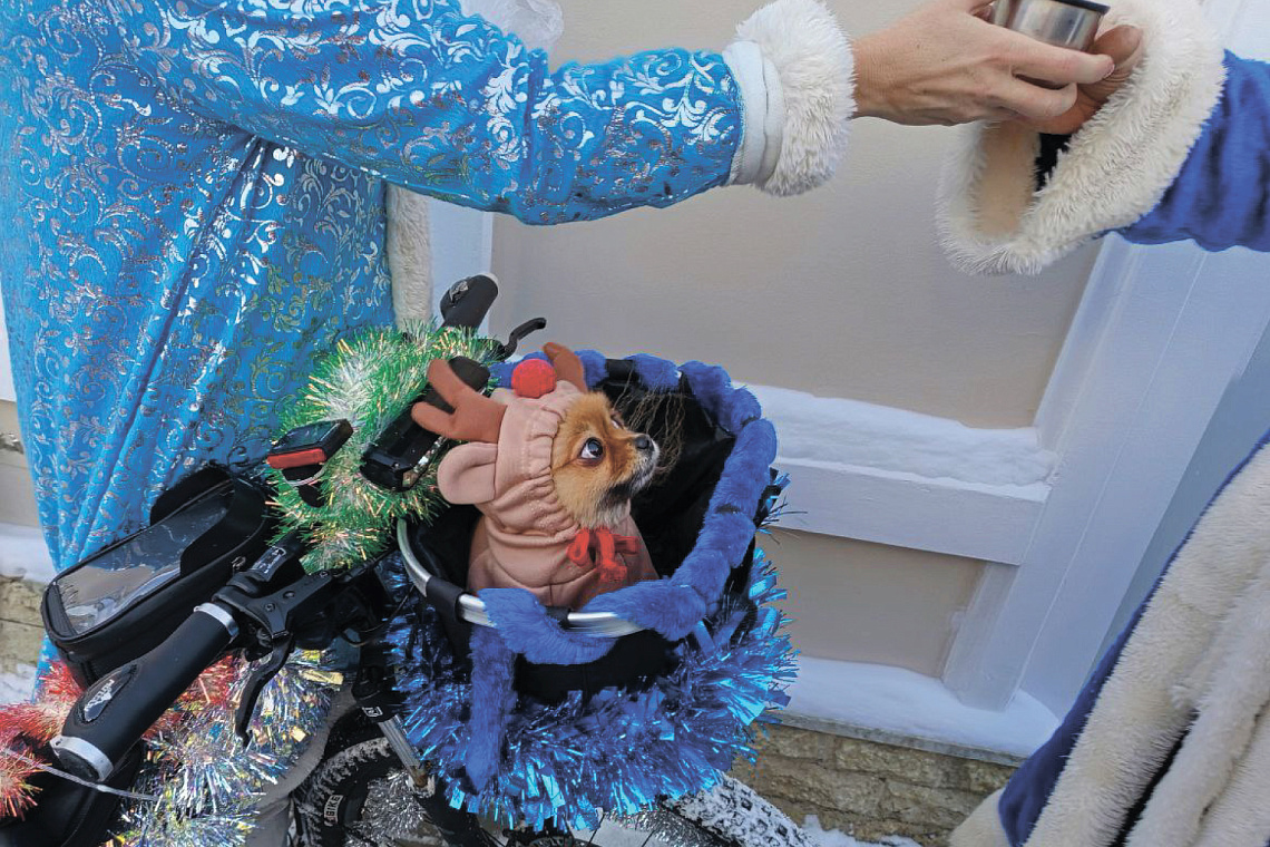 The Russian Railway Museum hosted St. Petersburg’s Veloparade of Father Frosts and Snow Maidens